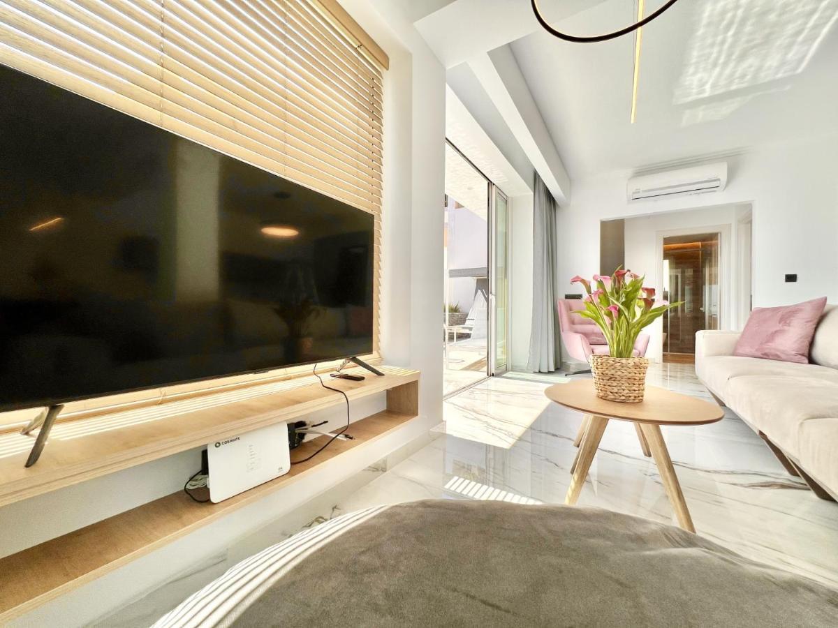 Luxury Sun With Private Pool By Dadovillas *